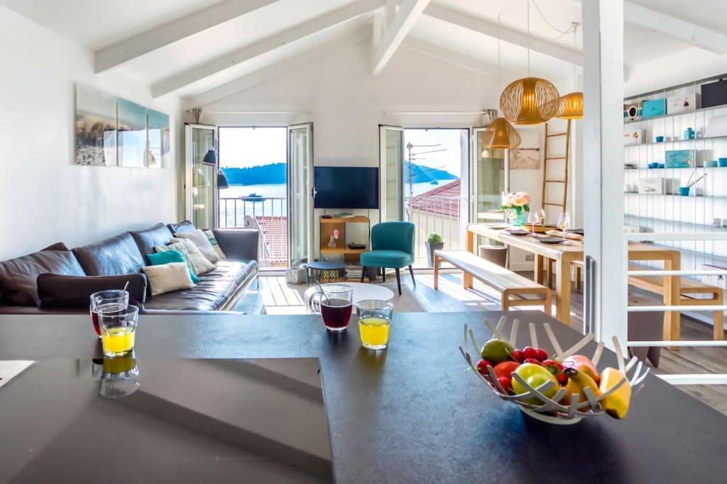 #40 Bright Sea View Suite For 6 2Mins Walk Port & Sea Villefranche-sur-Mer Eksteriør billede
