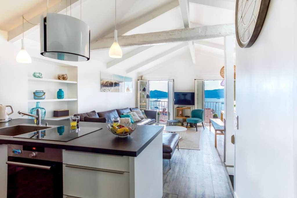 #40 Bright Sea View Suite For 6 2Mins Walk Port & Sea Villefranche-sur-Mer Eksteriør billede