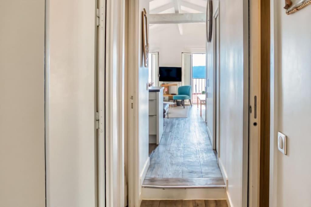 #40 Bright Sea View Suite For 6 2Mins Walk Port & Sea Villefranche-sur-Mer Eksteriør billede