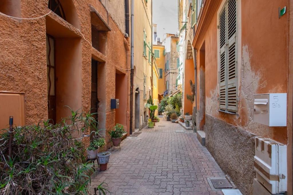 #40 Bright Sea View Suite For 6 2Mins Walk Port & Sea Villefranche-sur-Mer Eksteriør billede