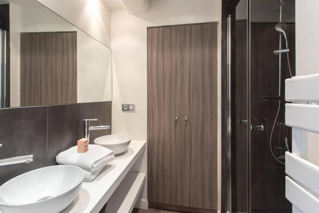 #40 Bright Sea View Suite For 6 2Mins Walk Port & Sea Villefranche-sur-Mer Eksteriør billede